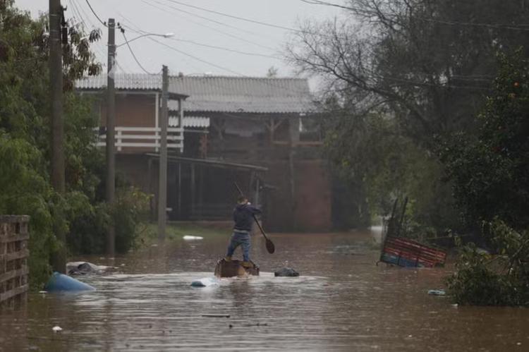 Chuva no RS: Número de pessoas fora de casa aumenta para mais de mil e quase 170 cidades registram danos