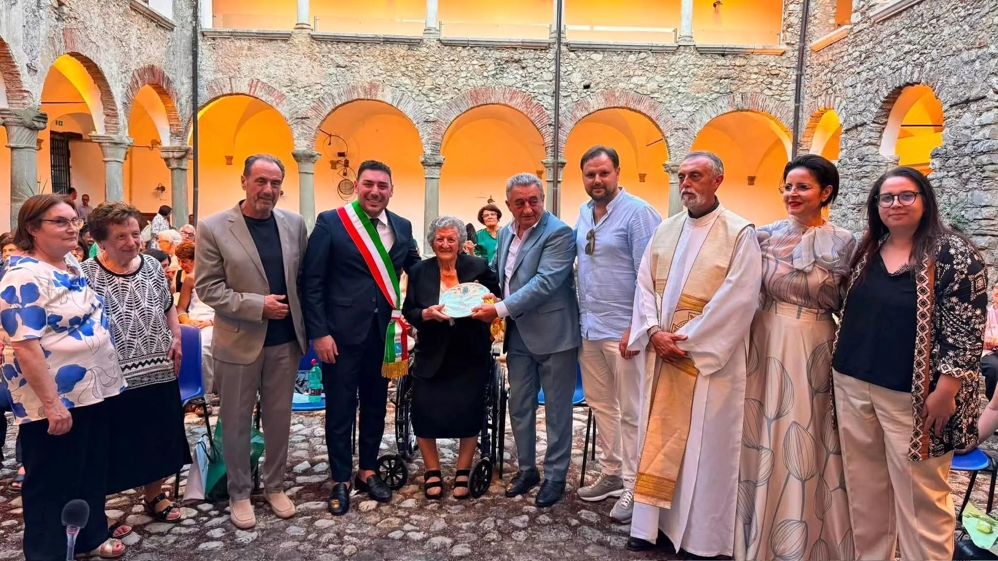 Ottati festeggia i 100 anni di zia Teresa Marino: un secolo di storia e memoria collettiva