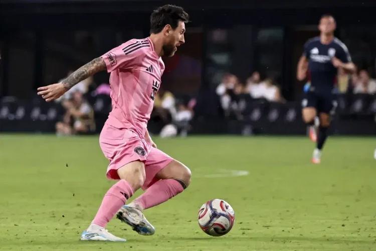 Lionel Messi buys football club