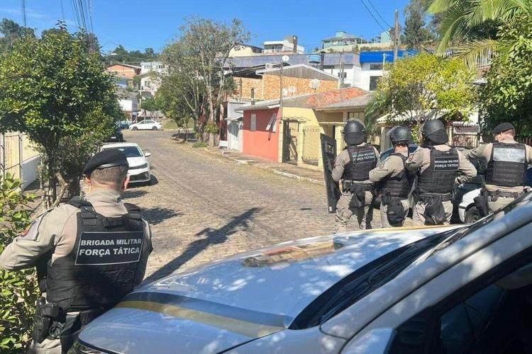 Homem em surto agride mãe em Bento Gonçalves