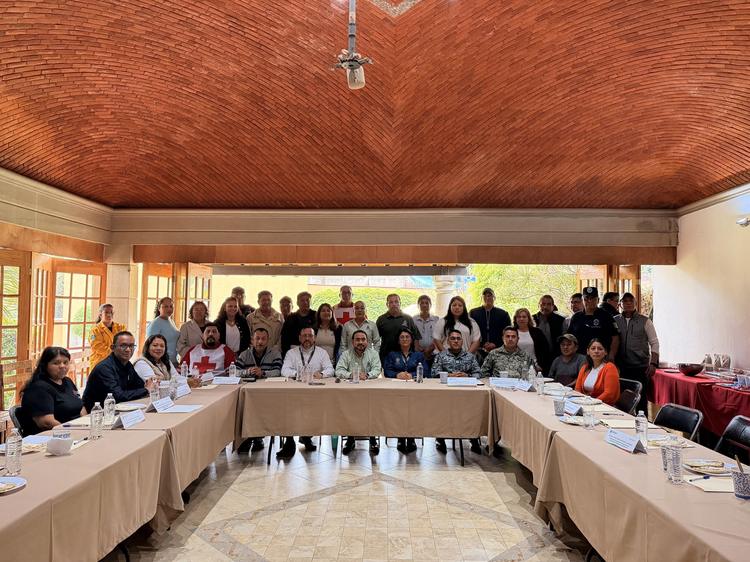 Tepoztlán alista defensas ante tormentas: Entregan equipo a Protección Civil por lluvias