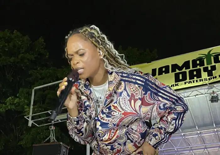 Lila Iké.