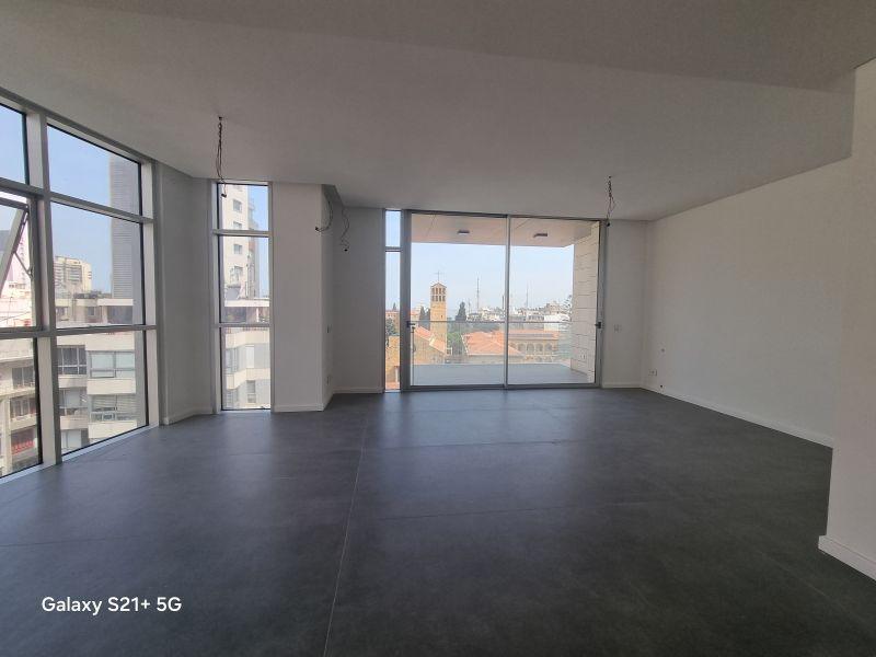 For Sale: Apartment in Achrafieh