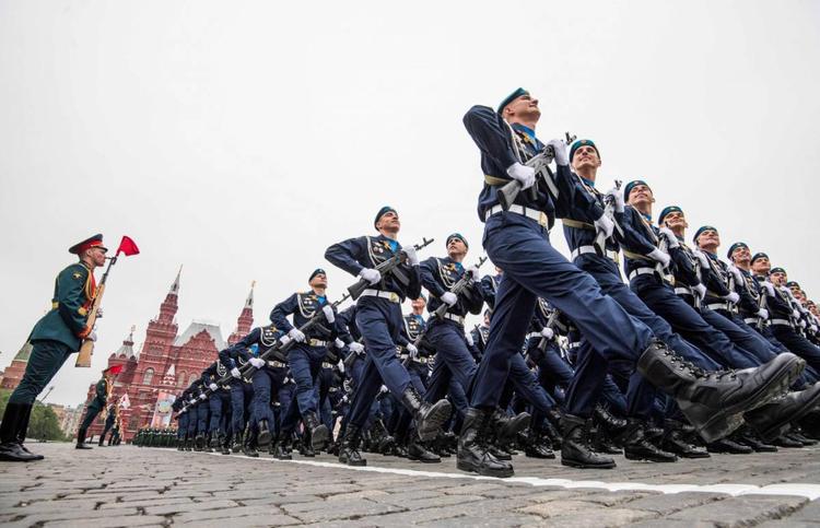 Mosca minaccia Kiev (e avverte l'Europa) per il 9 maggio: "Evacuate le ambasciate, pronti a colpire"