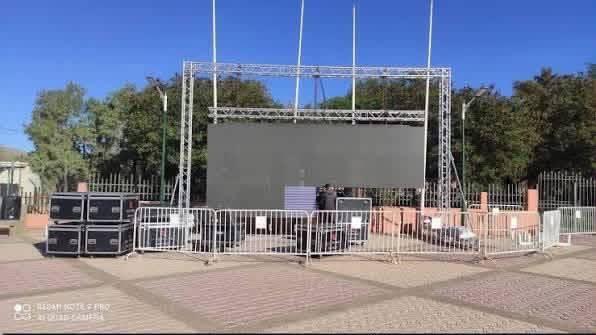 بعد مقال كشـ24.. بنجرير تنضم للمدن المحتضنة للشاشات العملاقة لمتابعة مباراة المغرب وفرنسا