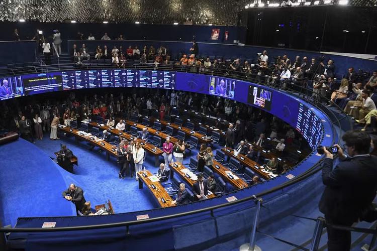 Regra de transição e dois dias de folga: entenda como ficou a proposta que acaba com a escala 6×1