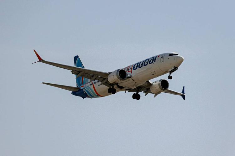 Paura su un volo della United Airlines: collisione con un drone "rosso e lucido"