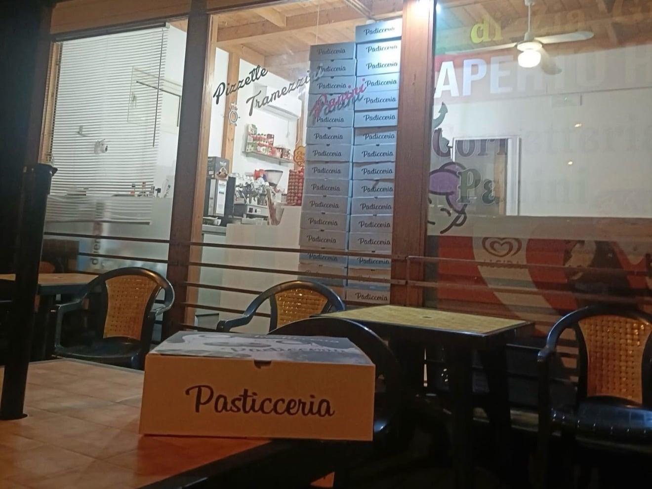 Capaccio, solidarietà oltre l’orario di chiusura: a Il Chiosco di zia Gio i cornetti invenduti sono in regalo per i bisognosi