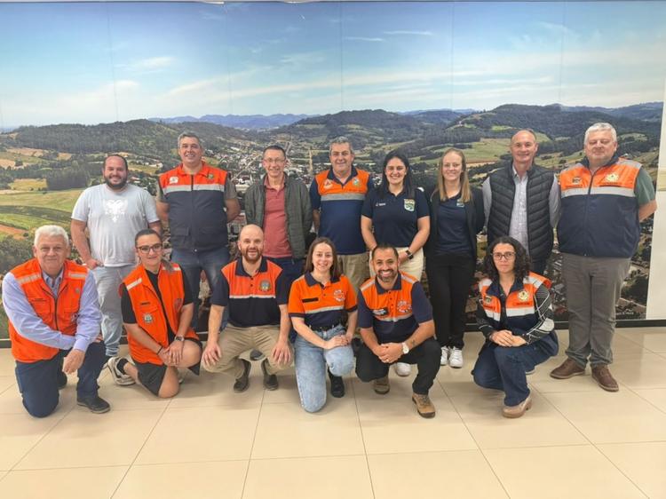 Defesa Civil de Soledade participa de encontro do G8 Vale do Taquari para troca de experiências