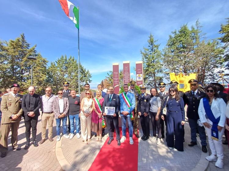 Montescaglioso, inaugurato il monumento per il Maggiore La Rosa