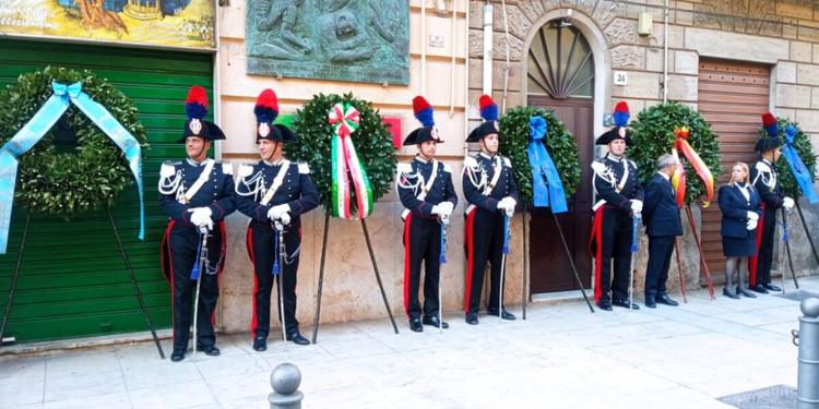 Palermo ricorda il generale Dalla Chiesa. Mattarella: "Il suo lascito prezioso per la Repubblica"