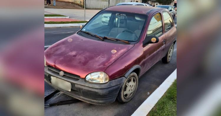 Motorista sem habilitação se exalta após Codetran recolher carro com licenciamento vencido há 6 anos