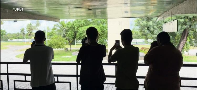 Jovens transformam interesse por ônibus em hobby e registram veículos em João Pessoa