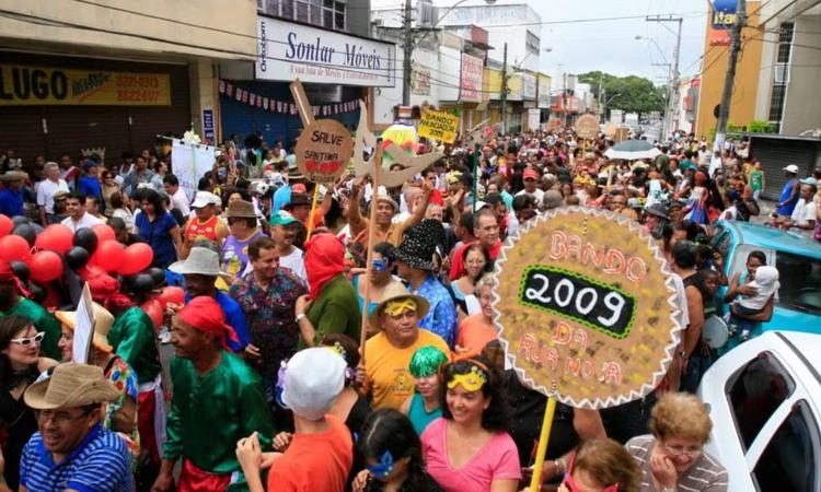 Bando Anunciador: tradição centenária transforma as ruas de Feira de Santana em cortejo marcado por cultura e memória