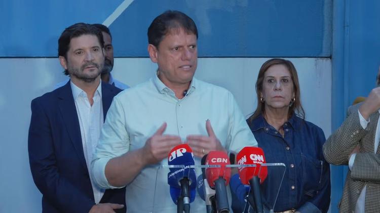 Tarcísio diz que não fazia consulta a partidos para nomear cargos e cita 'distância da política' ao comentar relação com Milton Leite