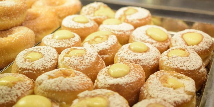 Cugino ucciso per l'eredità: l'arma del delitto... un bombolone alla crema