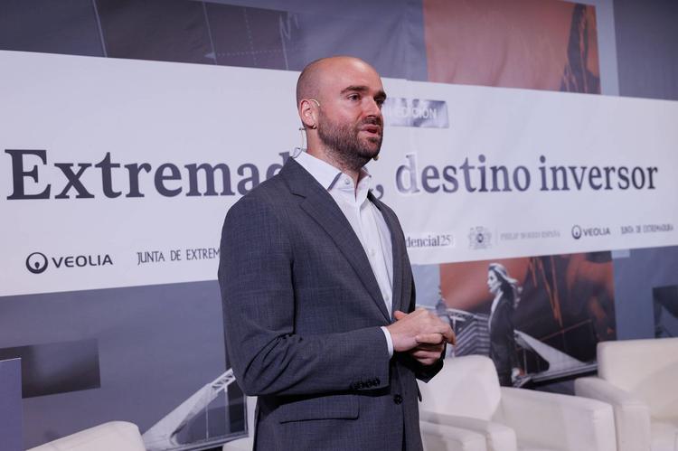 Alberto Sanz, periodista de El Confidencial, presentando el evento. 