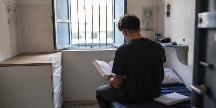 Studia in carcere ad Augusta e si laurea con 110 e lode: la storia di Giuseppe