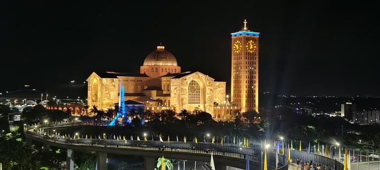 Basílica de Aparecida fica lotada de fiéis durante as celebrações do Dia da Padroeira; acompanhe