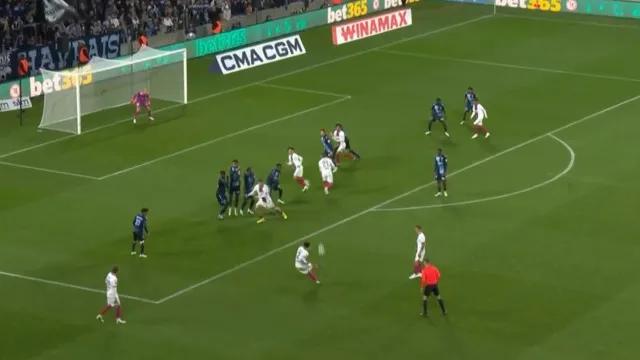 Hakimi imita CR7 e resolve goleada do PSG contra o Le Havre