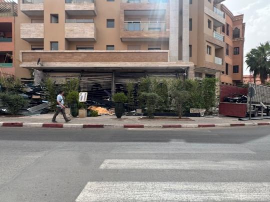 سلطات الحي الشتوي بمراكش تهدم طنفاً لمطعم بسبب استغلال الملك العمومي