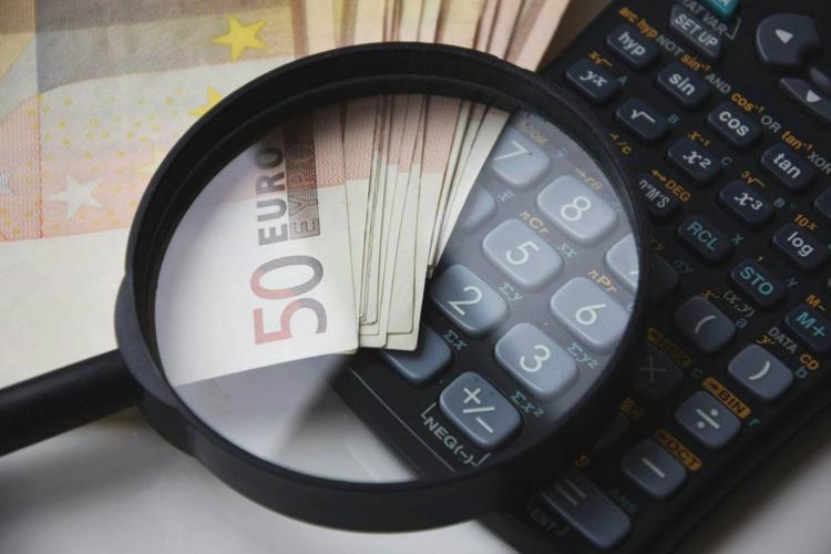 Bonus statali addio: cosa accadrà a chi non paga Imu, Tari e multe