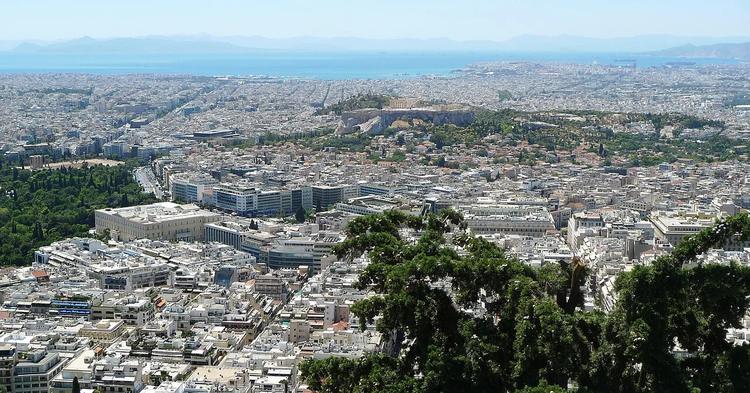 Greece’s Wealth Gap Widens Despite Rising Assets, UBS Report Shows