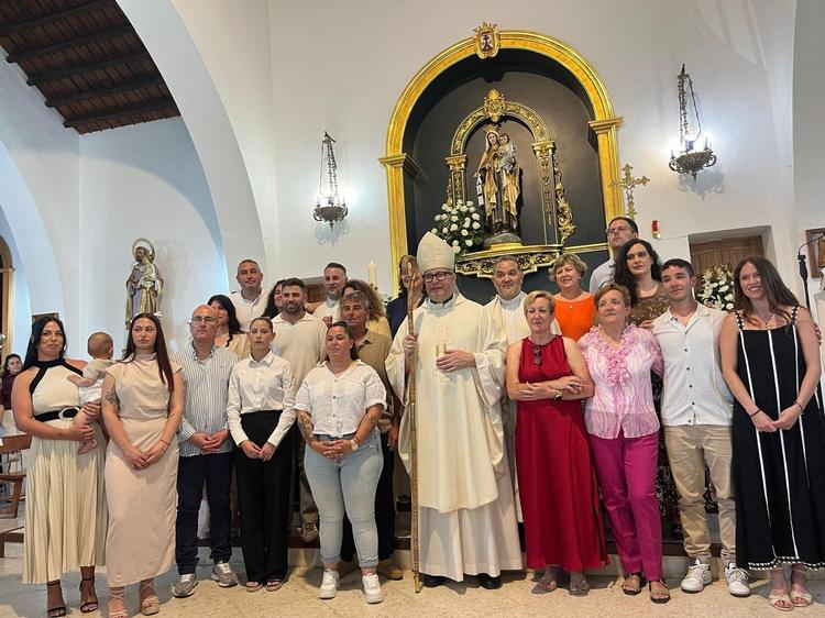 CALETA DE VÉLEZ. El Obispo celebra confirmaciones en la parroquia del Carmen