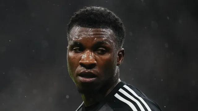 São Paulo acerta com Aurélio Buta e assinará com lateral a custo zero