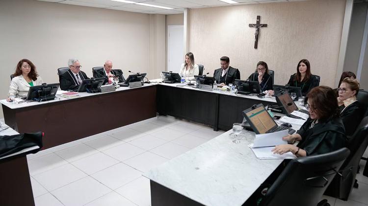 Construtora é condenada a pagar R$ 20 mil a dona de casa danificada por obras em terreno vizinho