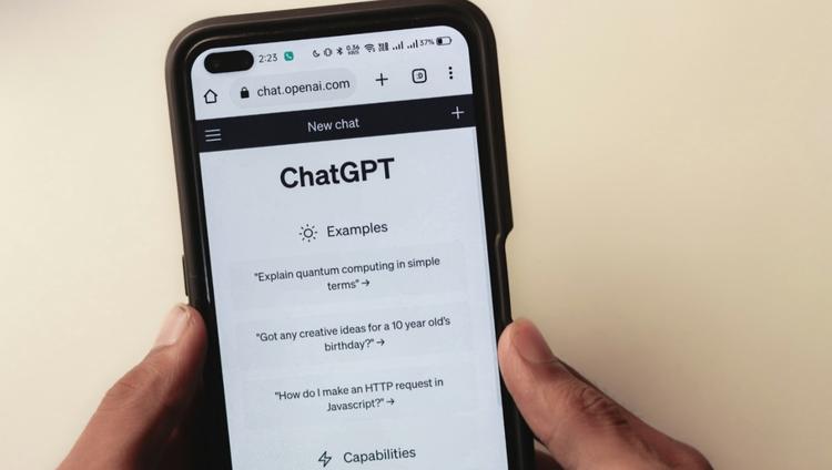 ChatGPT tem 70 milhões de perguntas religiosas por semana, com foco em Islã e Cristianismo
