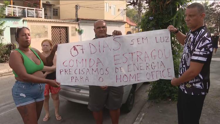 Quase uma semana depois de vendaval no RJ, moradores seguem sem luz em rua de Bangu