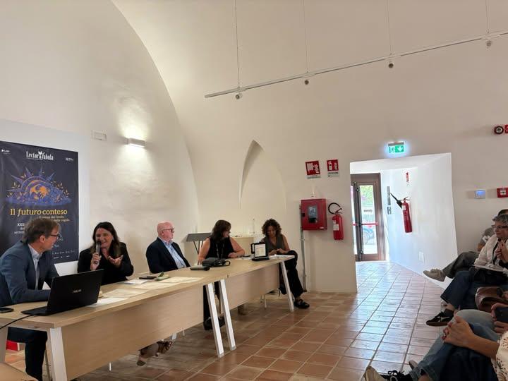 Rutigliano, per alcuni giorni, ha avuto il mondo dentro casa. 🌍 Autori, ragazzi, esperti, lettori, curiosi. Tante stori...