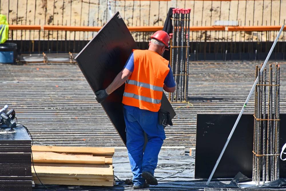 San Mauro Cilento, stop ai cantieri privati per l’estate: ordinanza del sindaco per garantire decoro e tranquillità