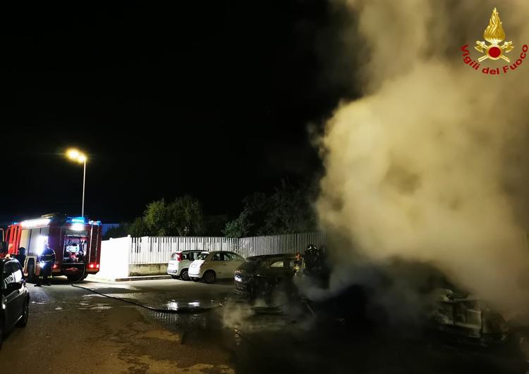 Tre auto in fiamme a Noicattaro