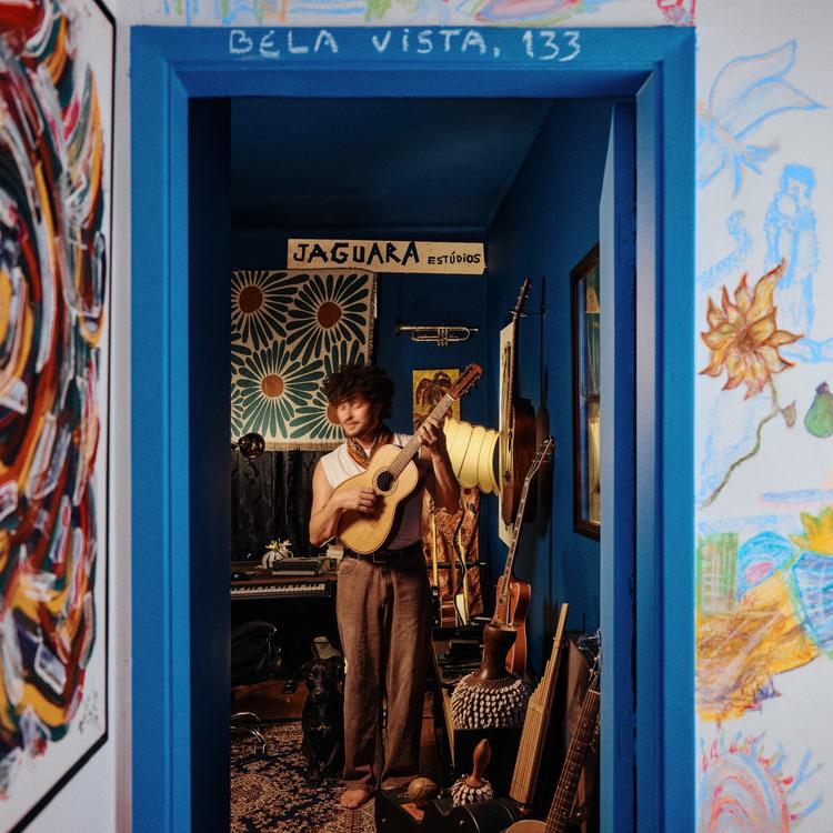 Bryan Behr lança álbum composto e gravado em São Paulo antes da volta do artista para a Santa Catarina natal