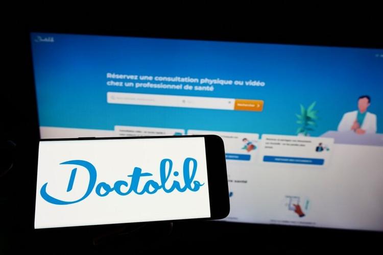 Doctolib rachète son équivalent au Royaume-Uni, l’entreprise française devient un géant européen de la santé