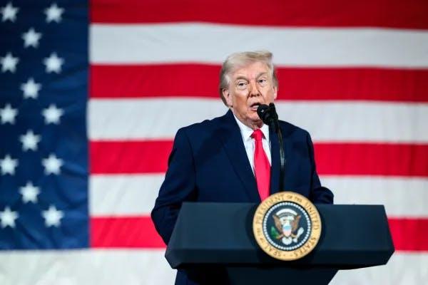 Trump afirma que EUA 'pegará' o urânio enriquecido do Irã