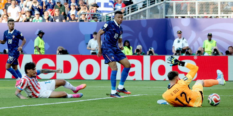 La Francia piega il Paraguay, Mbappé firma il rigore dei quarti: ora c'è il Marocco