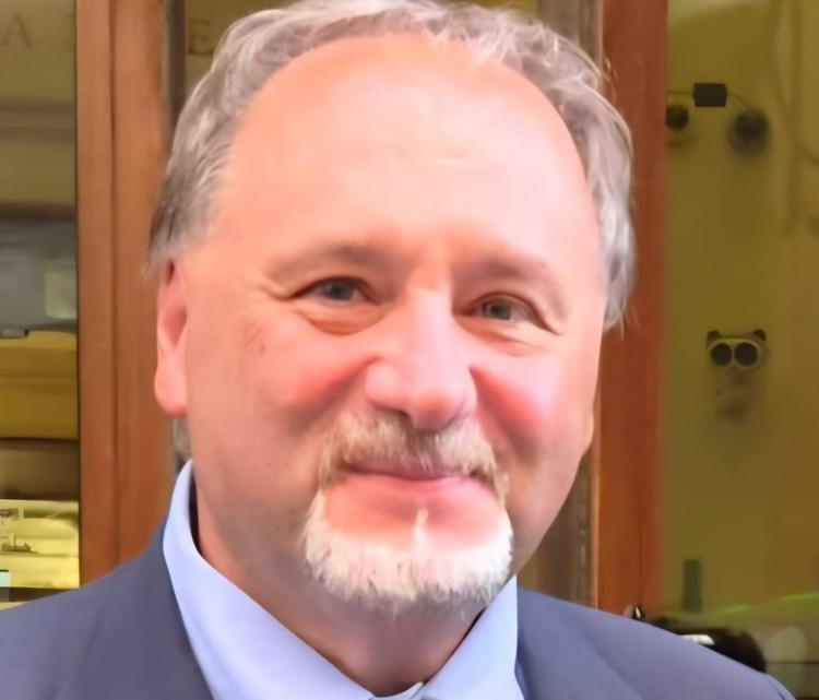 Al professore Francesco Pira il premio culturale “Girasole”