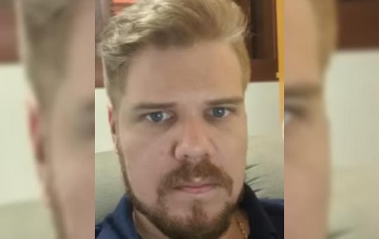 Justiça recolhe arma e exige entrega de passaporte de delegado acusado de matar adolescente em rodeio de Promissão