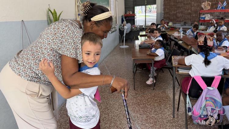 "Esto es medicina de guerra": dentro de los hospitales y colegios cubanos golpeados por el bloqueo de Trump