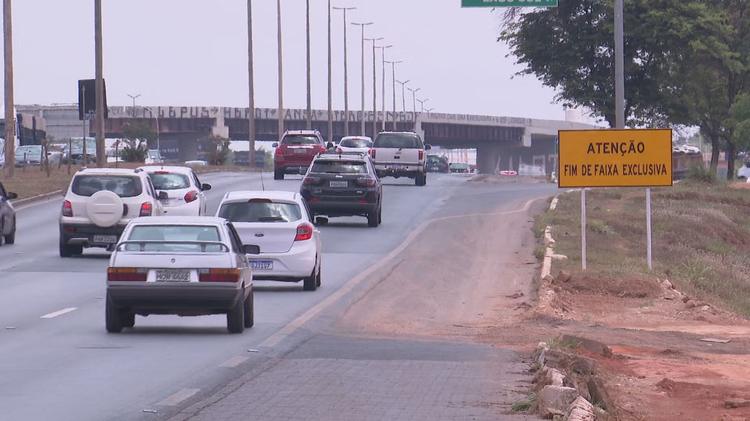 Taxistas do DF poderão circular pela faixa exclusiva do BRT Sul a partir de quinta-feira