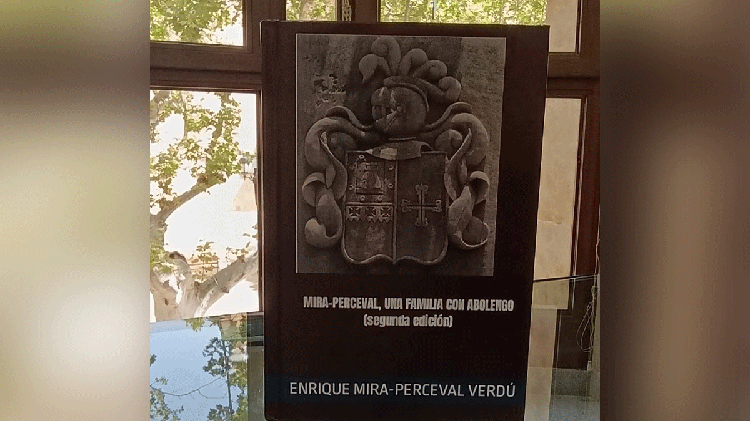 #Aspe: La familia Mira-Perceval dona su obra genealógica a la Biblioteca