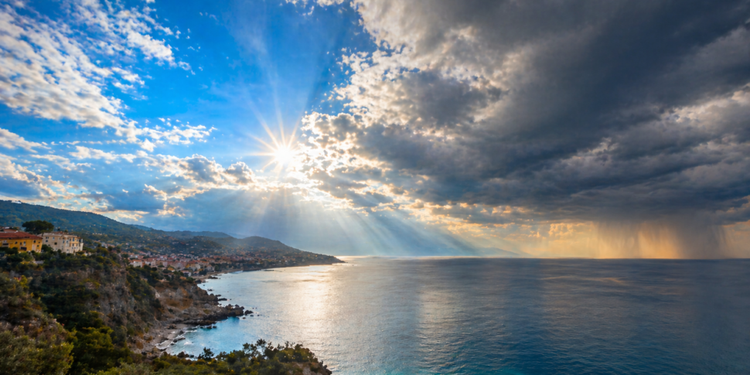 Meteo: in Sicilia e Calabria ultimi acquazzoni, poi sole fino a 26°C