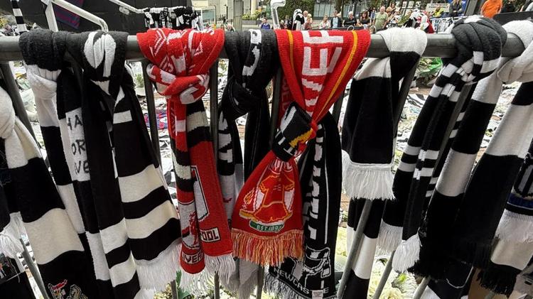 Kevin Keegan Tributes Liverpool Scarves St James' Park Newcastle United