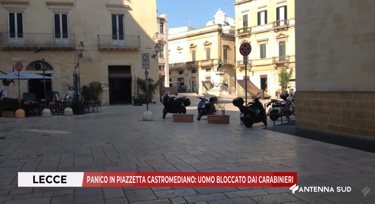 Lecce, panico in piazzetta Castromediano: uomo bloccato dai Carabinieri