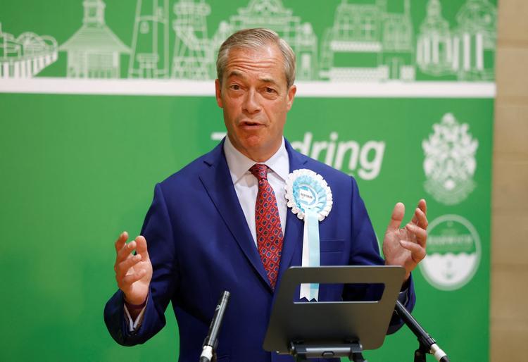 'Pai do Brexit' vence eleição e reconquista cadeira no Parlamento britânico