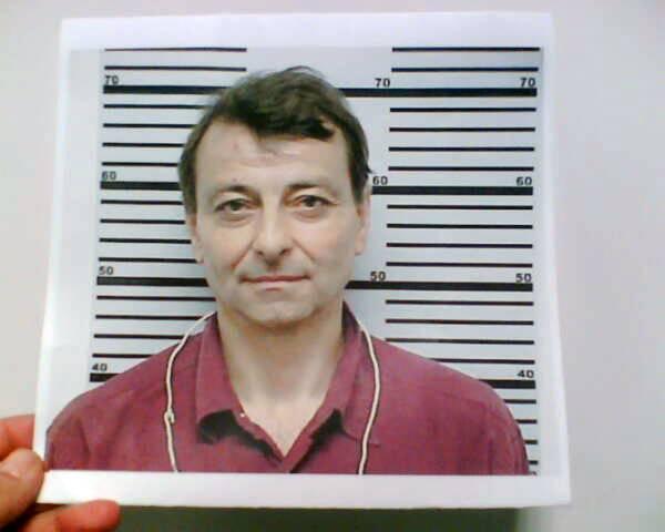 Cesare Battisti dal carcere: “Vorrei vedere mio figlio”. E scoppia la bufera. “Schiaffo alle vittime del terrorismo”