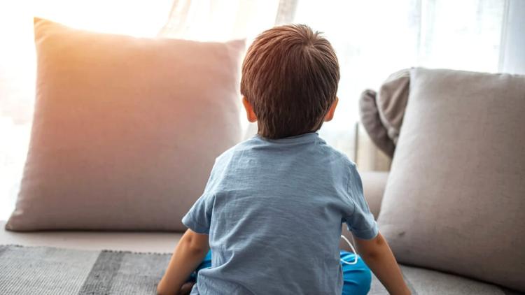 12 enfants entassés dans une voiture garée en sous-sol : une crèche clandestine découverte
